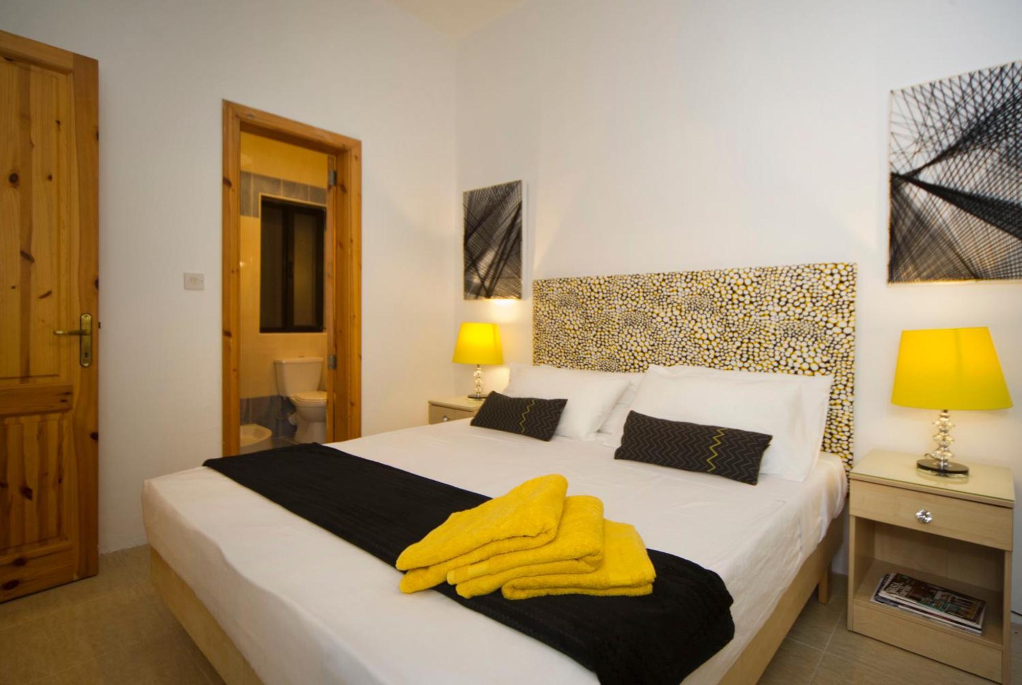Maltese Balcony Apartment Saint Julian's Exterior photo