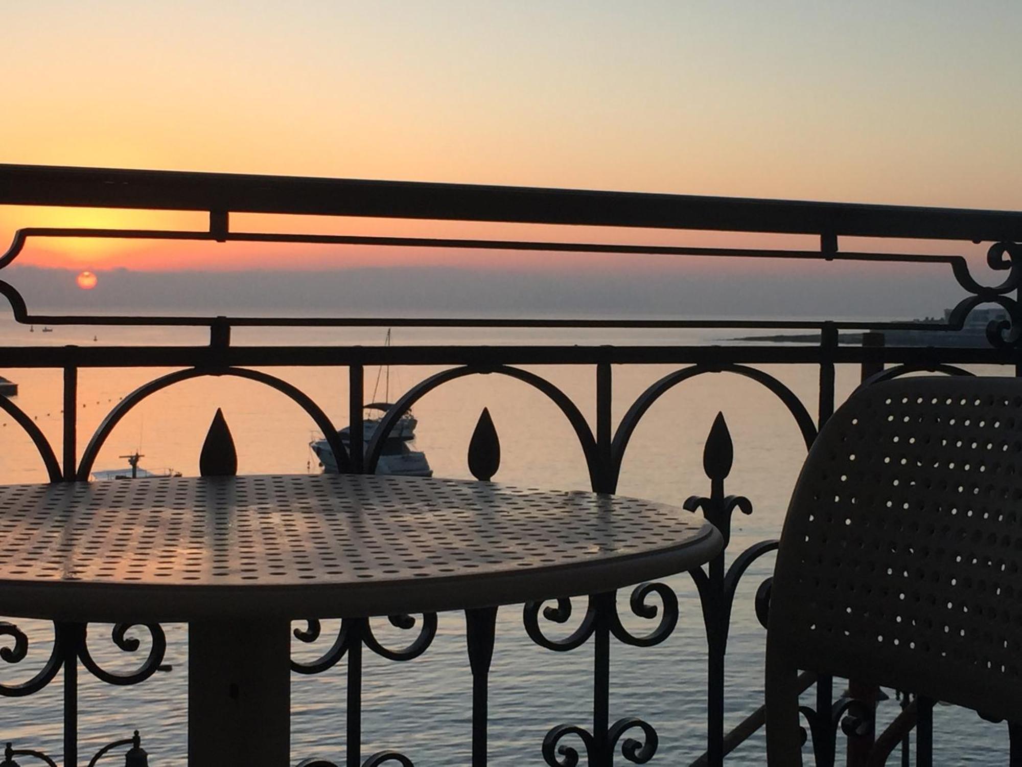 Maltese Balcony Apartment Saint Julian's Exterior photo